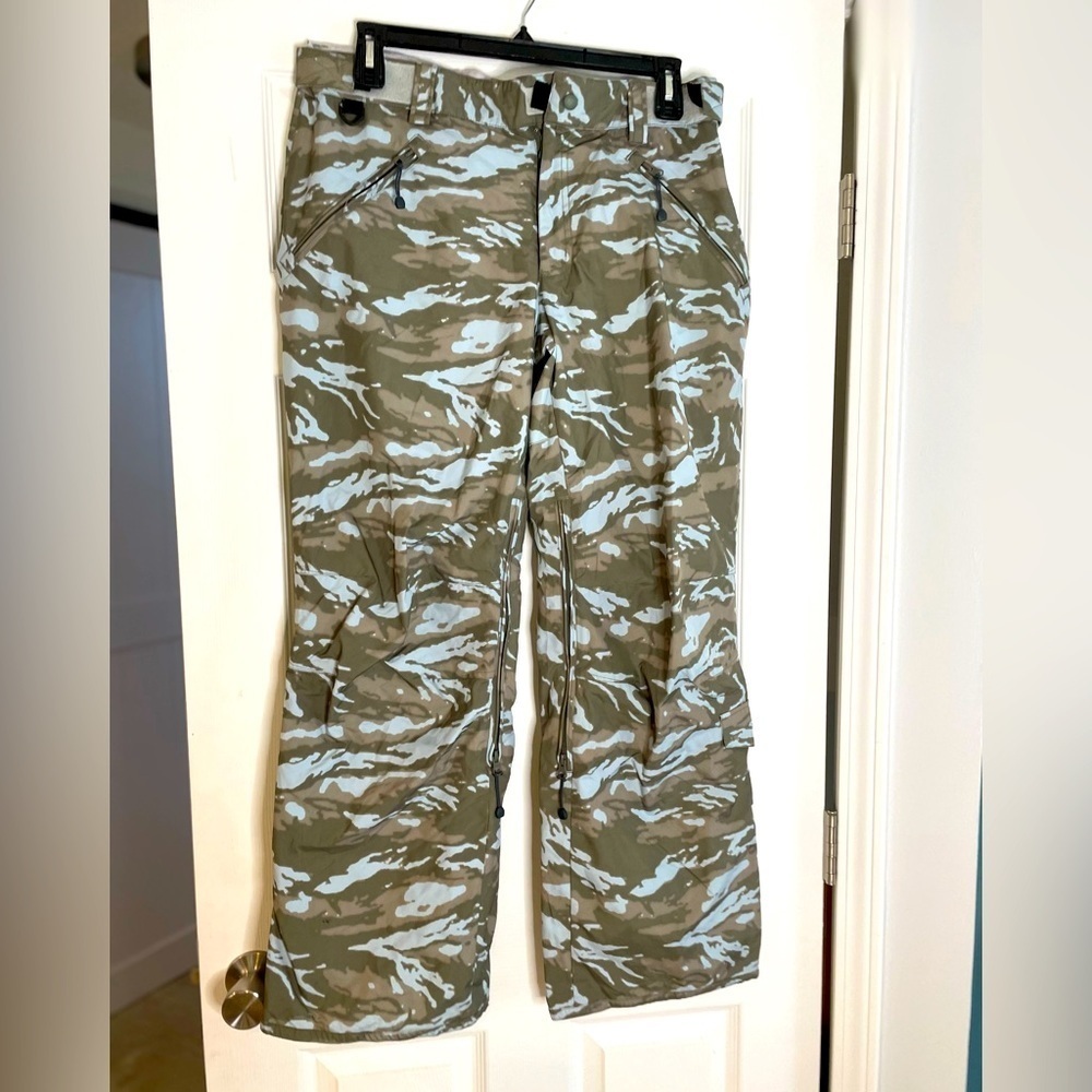 Turbine E408 Winter Outerwear/Boardwear Camo Pants - Large